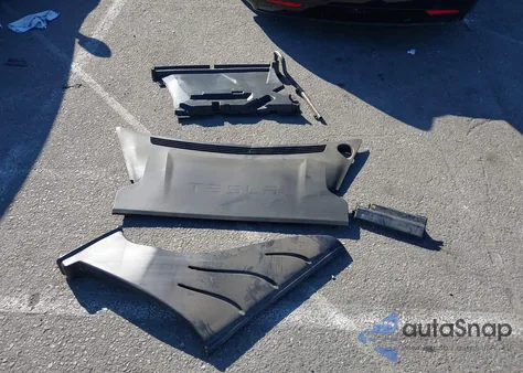 2019 Tesla Model S 100D/75D/Long Range/Standard Range from USA, damaged, VIN 5YJSA1E25KF307383